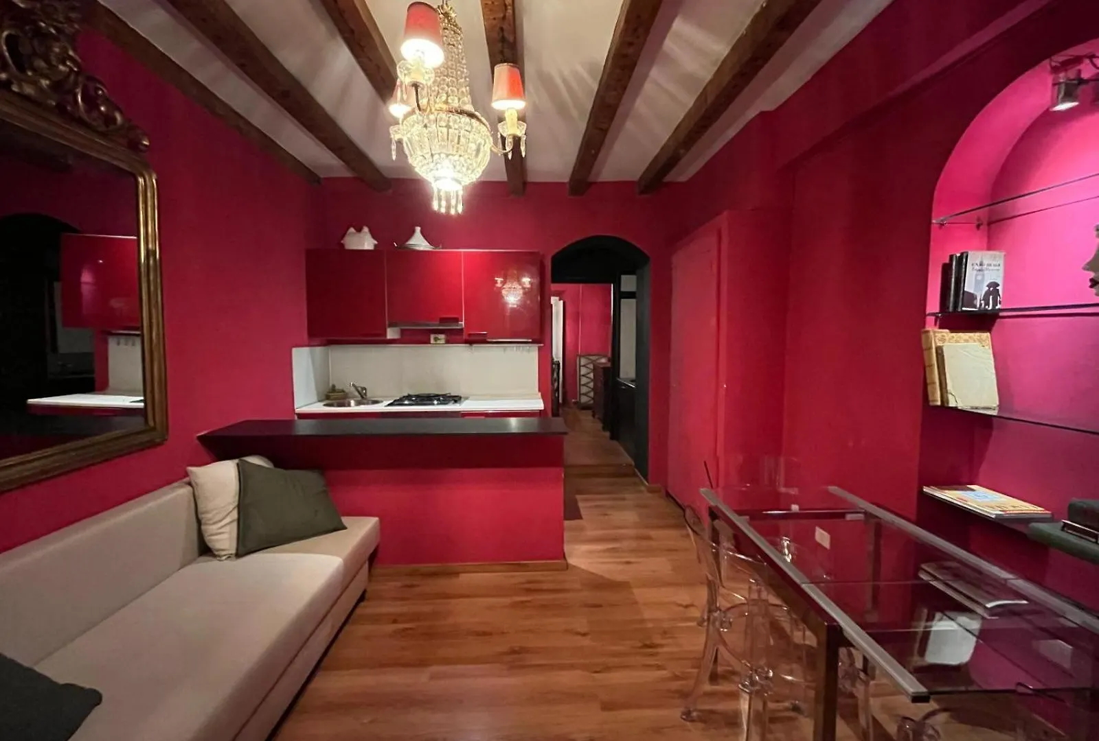 La Vie En Rouge - Porta Venezia Milano Apartment