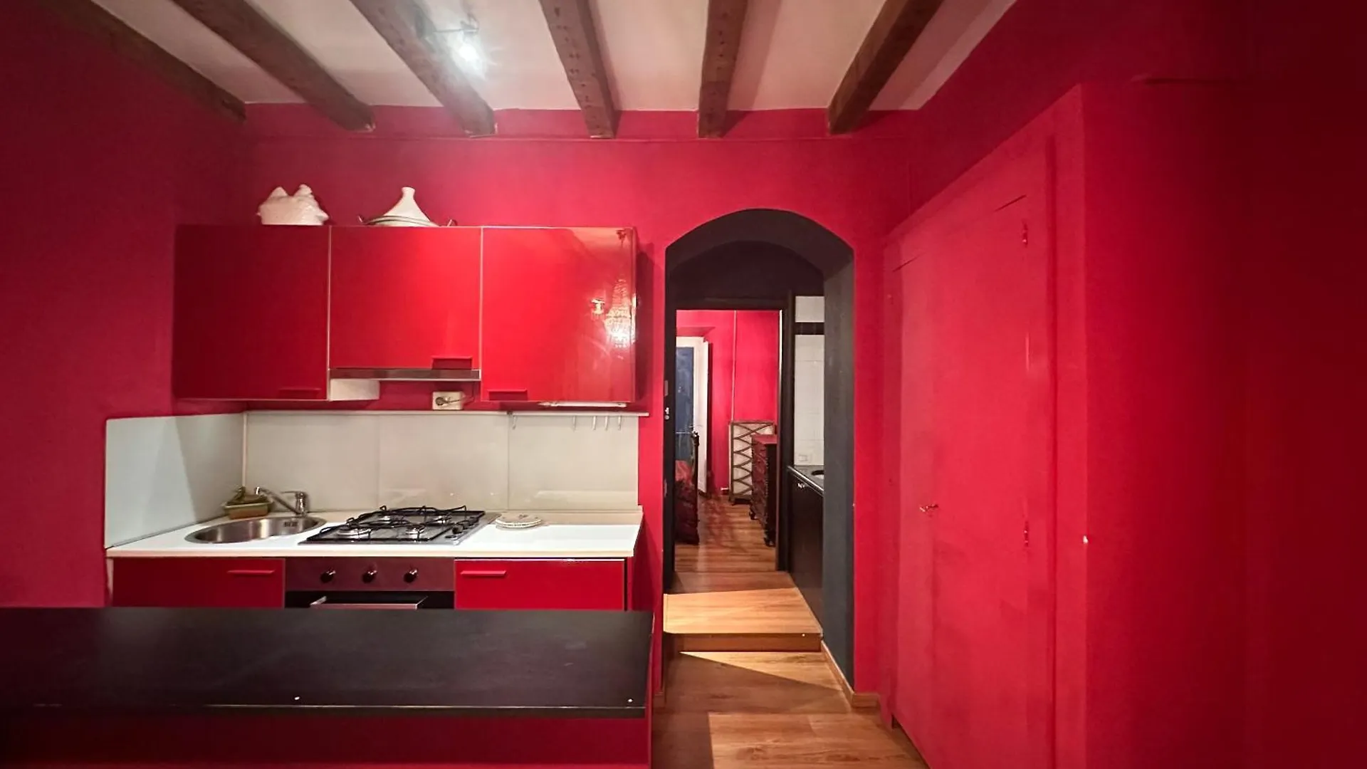 La Vie En Rouge - Porta Venezia Milano Apartment Italy