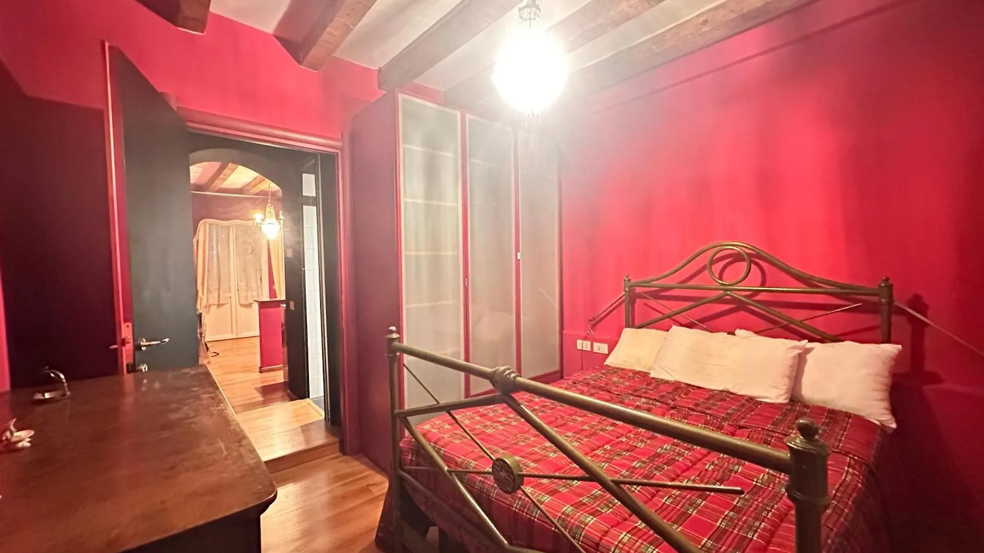 La Vie En Rouge - Porta Venezia Milano 아파트  밀라노